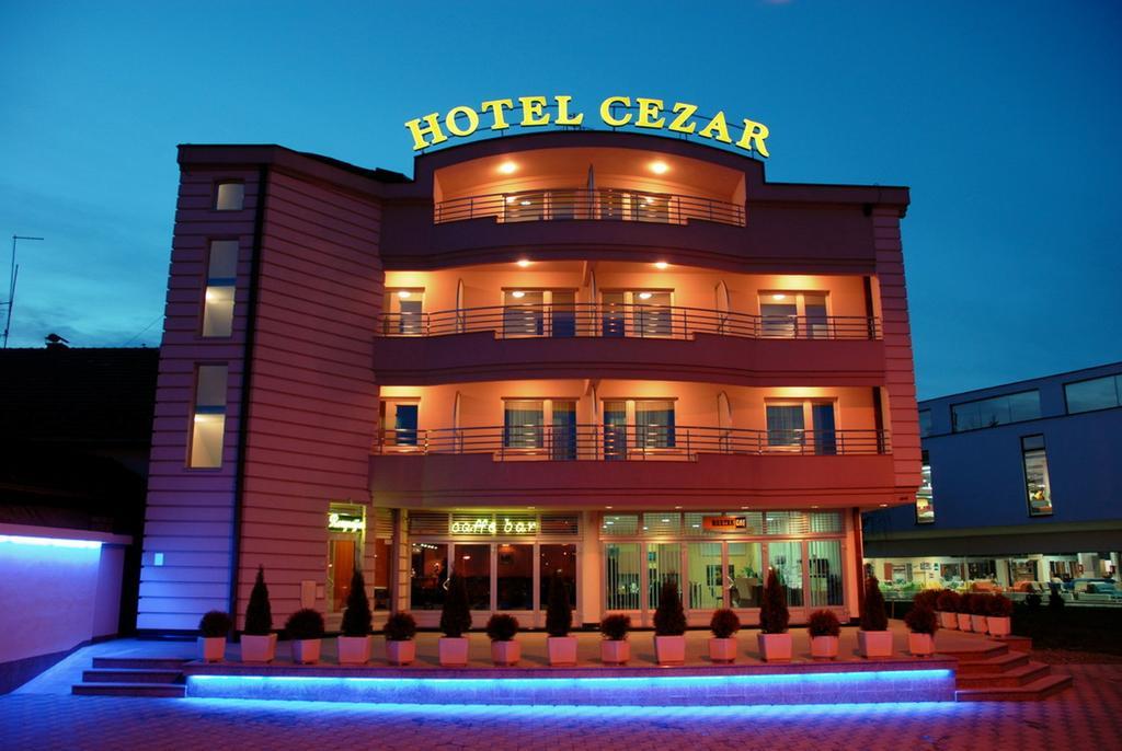 Hotel Cezar บันยาลูกา ภายนอก รูปภาพ